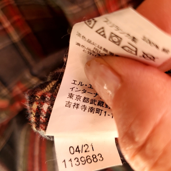 LL Bean Men's Grey & Red Plaid Flannel Shirt size Medium - Picture 8 of 9